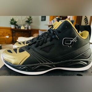 Q4 THE SPECIALIST LX BLACK GOLD 6.5M-8W.